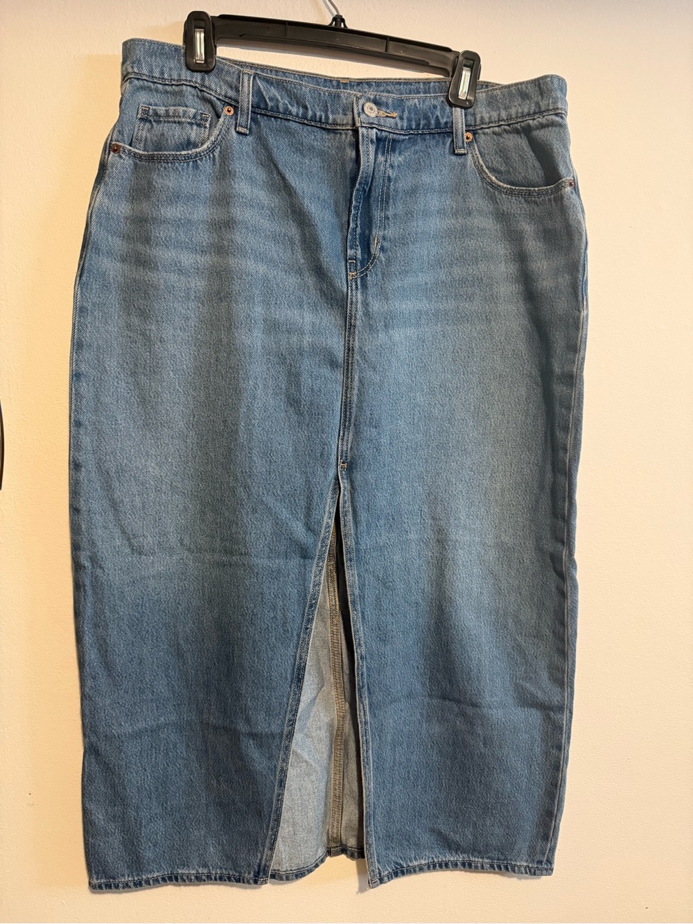 Old Navy Straight-Leg Denim Skirt in Medium Blue